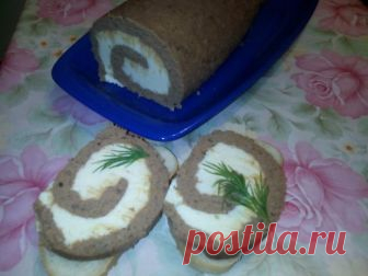 Быстрый и очень вкусный печеночный рулет со сливочной начинкой 


Плавленный сырок придает особую нотку!









Ингредиенты:
куриная печень — 500 гр.морковь средняя — 1 шт.лук — 2 шт.растительное масло для жарки.соль, перец, любимые приправы.
Для сливочной начи…