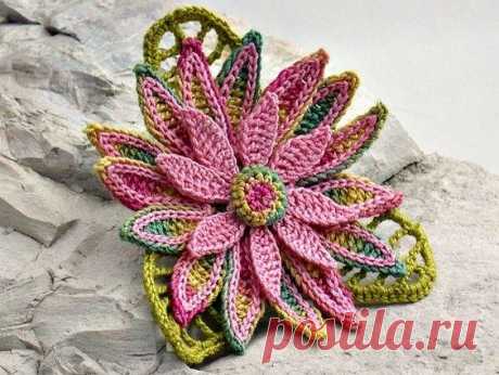 Цветы, связанные крючком. Идеи для вдохновения 
#идеи_для_вдохновения
Подписывайтесь на наши новости. Будьте с нами!!