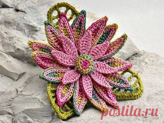 Цветы, связанные крючком. Идеи для вдохновения 
#идеи_для_вдохновения
Подписывайтесь на наши новости. Будьте с нами!!