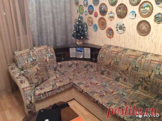 Диван угловой б/у Диван угловой в хорошем состоянии все механизмы... раскладывается. Две мягкие подушки в подарок... Торг ...