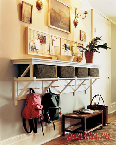 hallway-smart-storage-in-wicker-baskets-03.jpg (400×500)