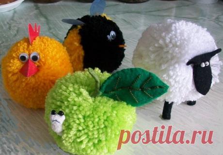 Как сделать фруктовые помпоны из ниток?