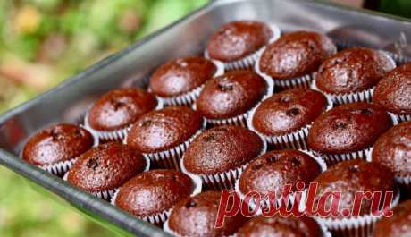 Очень вкусные шоколадные кексы Вкуснейшие кексы по нашему рецепту будут таять у вас во рту, получатся сладкими и с лёгким ароматом шоколада. Ваши близкие будут в восторге!