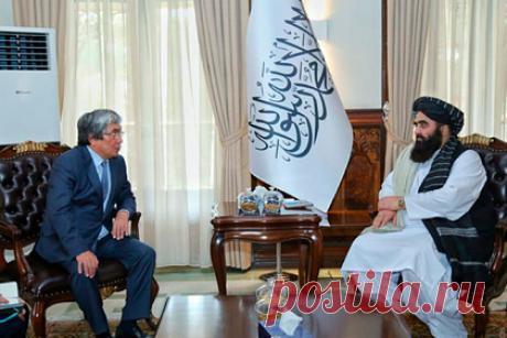 Посол Казахстана встретился с министром иностранных дел талибов. Кабул видит готовность Нур-Султана помочь афганскому народу и готов обсуждать с ним вопросы гуманитарной обстановки и безопасности. С таким заявлением выступил министр иностранных дел Афганистана из правительства талибов (движение запрещено в РФ) Амир Хан Муттаки на встрече с послом Казахстана Алимханом Есенгельдием.