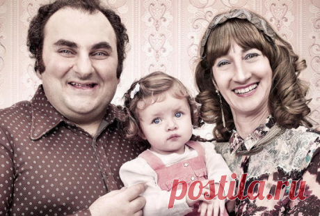 НЕ ЖИВИТЕ РАДИ ДЕТЕЙ!
Умоляю вас, не живите ради детей! Им не только это не нужно, им это вредно… Сколько поломанных судеб, разбитых сердец, обид и недопонимания! Я вижу женщин, которые отказываются от всего в жизни ради детей. А потом я вижу тех детей, ради которых от всего отказывались. Зрелище это грустное.