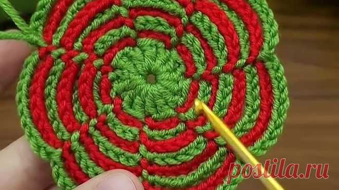 Классная идея для сувенира на рождество. Подсмотрено как вяжется 🧶❤️на турецком ютубе