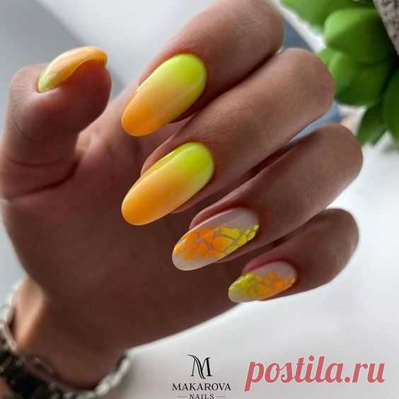 Яркий и модный маникюр