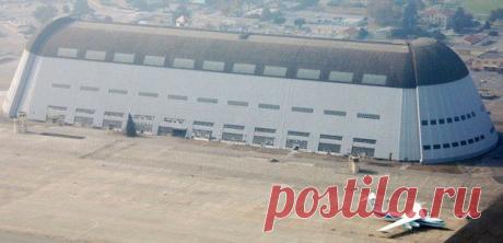 GOOGLE АРЕНДОВАЛА У NASA ГИГАНТСКИЕ АНГАРЫ Д / Физика невозможного!