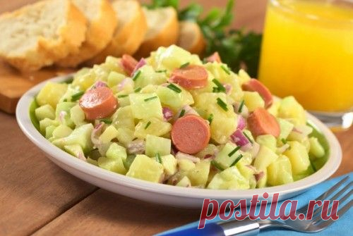 Самые простые и быстрые салаты с сосисками / Простые рецепты
