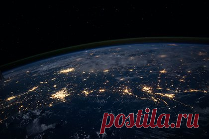 Израиль первым в истории сбил ракету в космосе. Сбитие Израилем выпущенной из Йемена и летевшей в направлении города Эйлат ракеты хуситов стало первым в истории боем в космосе. Это также первый случай, когда система ПРО Arrow была использована по главному назначению, а именно для сбития баллистической ракеты большой дальности на большой высоте и высокой скорости.