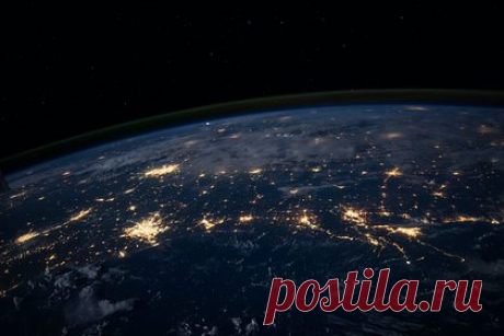 Израиль первым в истории сбил ракету в космосе. Сбитие Израилем выпущенной из Йемена и летевшей в направлении города Эйлат ракеты хуситов стало первым в истории боем в космосе. Это также первый случай, когда система ПРО Arrow была использована по главному назначению, а именно для сбития баллистической ракеты большой дальности на большой высоте и высокой скорости.