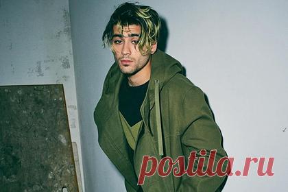 Суд признал Зейна Малика виновным в насилии к Джиджи Хадид и ее матери. Британскому певцу Зейну Малику предъявили обвинения в четырех уголовных преступлениях, связанных с насилием по отношению к супермодели Джиджи Хадид и ее матери Иоланды Хадид. Согласно официальным документам, певец признал себя виновным в совершении неправомерных действий. Ему назначили штраф и испытательный срок.