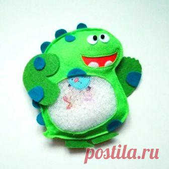 Купить развивающую игру искалочка из фетра Монстрик от бренда Наше Всё | Mellroot