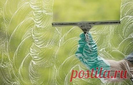 Как правильно ухаживать за пластиковыми окнами

У каждой вещи есть срок годности, однако время службы можно продлить, если знать некоторые тонкости и нюансы. Сегодня мы поговорим о том, как ухаживать за пластиковыми окнами, чтобы уборка была не в тягость, а сами окна служили долго и надежно.

1. Когда окна загрязняются, их надо мыть специальными моющими средствами для пластика, стекла либо использовать обычный мыльный раствор.
Показать полностью…