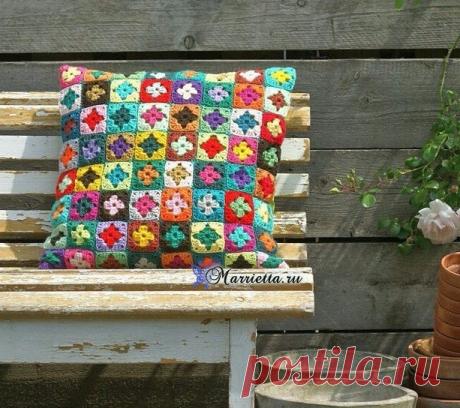 Крючком. Подушка из остатков разной пряжи