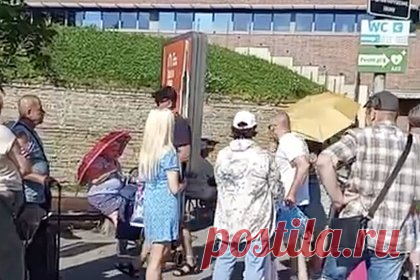 В Эстонии рассказали об огромных очередях на границе с Россией