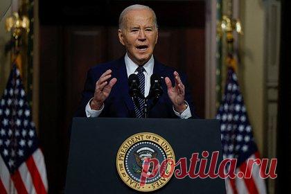 В США предрекли Байдену потерю избирателей из-за его политики по Газе. Президент США Джо Байден может лишиться поддержки на предстоящих президентских выборах из-за его политики относительно конфликта в секторе Газа, сообщает Politico. Согласно публикации, соратники Байдена опасаются, что действующему главе государства будет сложно удержать избирателей из-за потери имиджа мирового лидера.