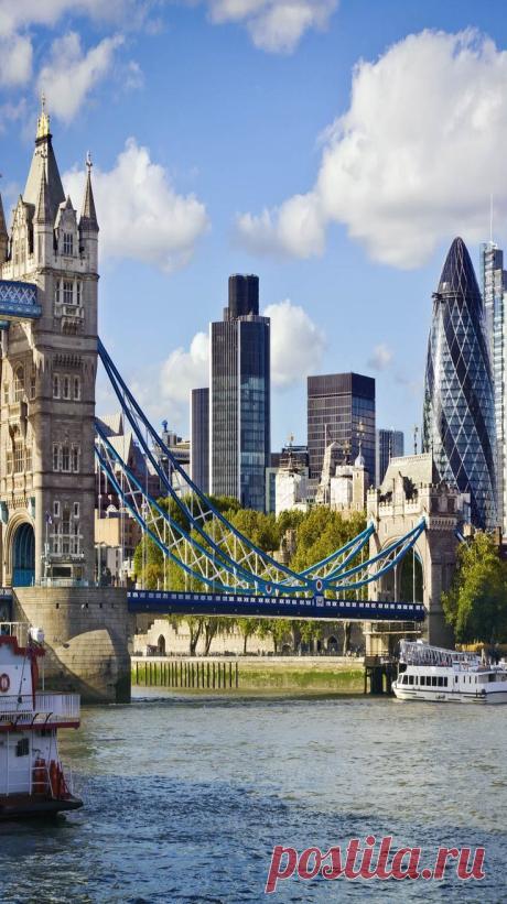 Financial District of London and the Tower Bridge, England | See why London is a Marvelous Tourist Destination | Найдено на сайте amongraf.ro.