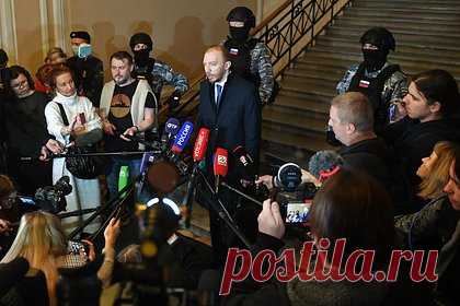 Вынесение Треповой самого сурового приговора для женщин в России объяснили. Осужденная на 27 лет тюрьмы за убийство военкора Владлена Татарского Дарья Трепова (внесена в перечень террористов и экстремистов Росфинмониторинга) получила такой срок, поскольку не признала вину, считает адвокат, управляющий партнер компании «Кочерин и партнеры» Владислав Кочерин. Об этом он рассказал «Ленте.ру».