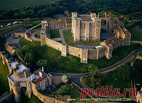 Dover Castle, Dover, Kent, ENGLAND. / Дуврский замок был основан в 12 веке и был описан как "ключ к Англии" из-за своего оборонительного значения. Это самый большой замок в Англии.  |  Photographs of Castles and Manor Houses around the World