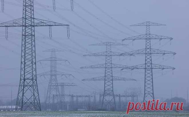 Экспортер энергии из России допустил возобновление поставок в Европу. Диспетчер российской энергосистемы «Системный оператор» может учесть в программе развития на ближайшую пятилетку объемы энергоэкспорта в страны Евросоюза, несмотря на прекращение поставок с весны прошлого года, пишет«Коммерсантъ».