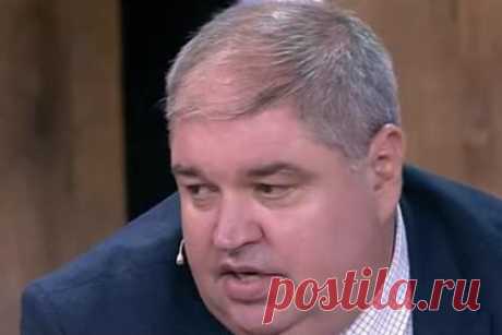 Бывший адвокат Михаила Ефремова назвал роковым дело о смертельном ДТП. Бывший адвокат актера Михаила Ефремова Андрей Алешкин заявил, что для многих людей дело о смертельном ДТП в центре Москвы стало роковым. Так он отреагировал на смерть коллеги Вадима Никулина. «Мне вынесли предупреждение, двоих защитников лишили адвокатского статуса, а Вадим Никулин и вовсе лишился жизни», — сказал он.