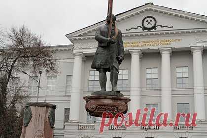 В ЕС решили не считать ситуацию с русским языком критерием вступления Украины. Еврокомиссия не оценит ситуацию с русским языком на Украине как критерий для вступления страны в Европейский союз (ЕС). Об этом рассказал европейский чиновник на условиях анонимности. При этом он отметил, что в ЕК очень заинтересованы в завершении реформы по закреплению прав венгров, румын и болгар на Украине.
