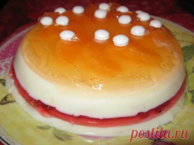 Желе трехслойное  #желе  #рецепт  #кулинария  #десерт
Сметана 200 гр 
Сахарная пудра 100 гр 
Желатин быстрорастворимый 30 гр 
Вода 210 гр 
Сок 200 гр или варенье вишни 3 ст. лож., разведённое водой 
Сок 200 гр или варенье облепихи, 3 ст. лож. разведённое водой
