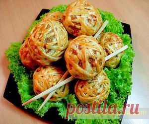 Клубочки из слоёного теста с фаршем - Кулинарные рецепты