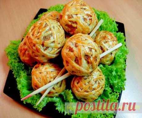 Клубочки из слоёного теста с фаршем - Кулинарные рецепты