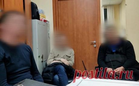 В Саратове завели дело после гибели мужчины в ковре у наркоклиники. В Саратове 25-летний мужчина, проживавший в частном реабилитационном центре для нарко- и алкозависимых, умер от переохлаждения, после того как его завернули в ковер и оставили на веранде дома.