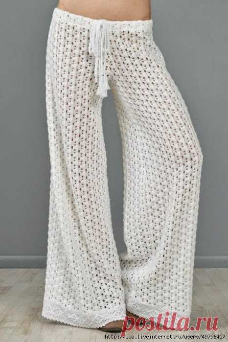 Free Crochet Charts for Spectacular Summer Pants (Crochet patterns) My dear friends and fellow crochet addicts, this post is especially written and fondly dedicated to all those in love with the flower power boho chic, extremely trendy palazzo pants. When the trend of