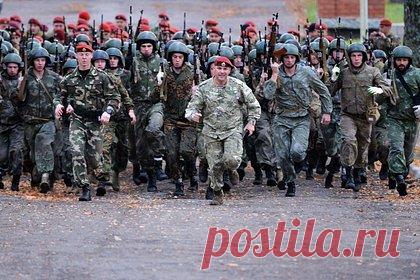 В Белоруссии создадут подразделения для борьбы с ДРГ. Министерство внутренних дел (МВД) Белоруссии займется созданием спецподразделений, которые будут ориентированы на борьбу с диверсионно-разведывательными группами и работу с беспилотниками. Туда будут включать только военнослужащих-контрактников. Об этом рассказал глава ведомства Иван Кубраков.