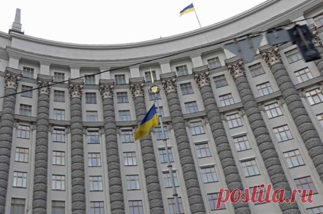 На Украине сообщили, что мужчин выездных категорий не выпускают за границу. Ситуация резко осложнилась вечером 29 декабря.