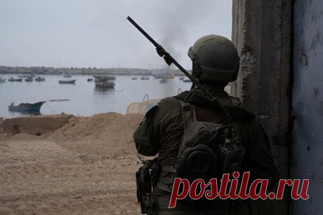 Внук де Голля предупредил о росте терроризма в ЕС из-за действий Франции. Недипломатичная позиция Франции по конфликту Израиля и исламистской группировки ХАМАС приведет к росту терроризма в Европейском союзе. Об этом заявил Пьер де Голль, являющийся внуком первого президента Пятой Французской республики Шарля де Голля. Он назвал действия Макрона политической ошибкой.