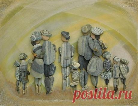 Замечательная работа из морских камешков