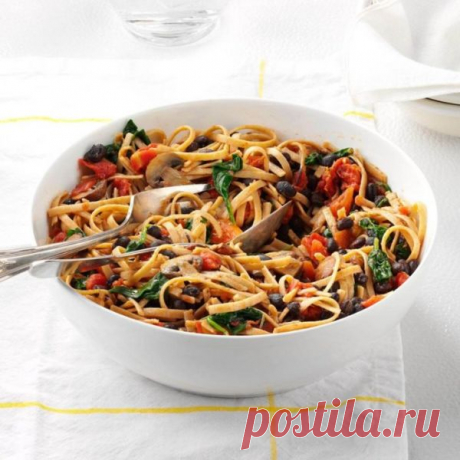 👌 Вегетарианская паста с черной фасолью: вкусно, полезно и несложно, рецепты с фото Если вы перешли на вегетарианство – это не повод отказываться от любимых блюд! Просто стоит их немного изменить: например, добавлять в пасту фасоль и грибы вместо мяса. Сегодня мы...