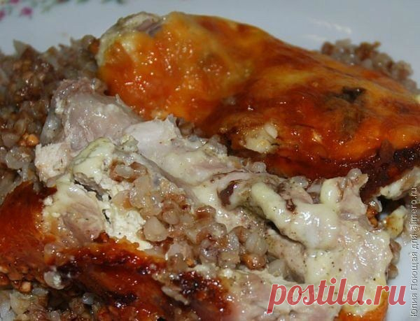 Курица, запеченная с гречкой - Простые рецепты Овкусе.ру