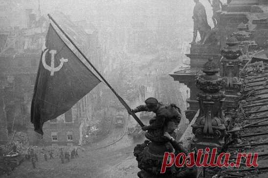 Ровно 72 года назад, 1 мая в три часа ночи на крыше Рейхстага было установлено Знамя Победы.