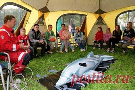 На Сахалине пройдет «Ночь китов». В Южно-Сахалинске 18 сентября пройдет «Ночь китов» — мероприятие, посвященное Всемирному дню морей. На празднике любителям природы всех возрастов обещают рассказать о морских млекопитающих, которые обитают в Сахалинской области. Организаторы подготовили для участников тематические познавательные и творческие станции.