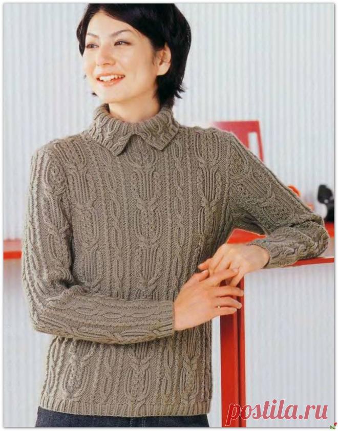 Пуловер с воротничком.