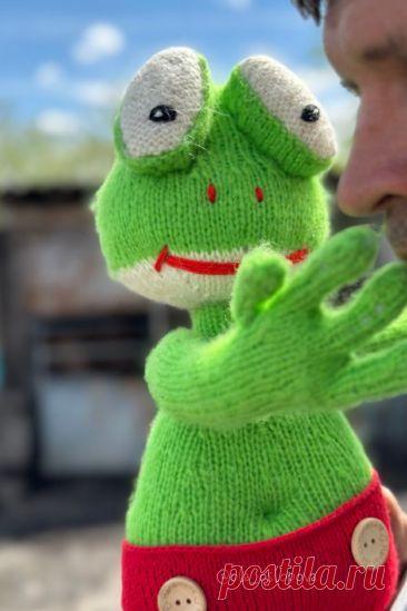 Схема вязания лягушки. Схемы вязания .Мастер-класс спицами Crazy Frog. Лягушка Crazy Frog. Описание вязания .Crazy Frog knitting pattern. #knittingtwitter #knittedanimals #knitanimals #knittingdoll #knitpattern #toyknitting #knittoy #knittingtoys #knittedtoy #knitting #knittedfrog