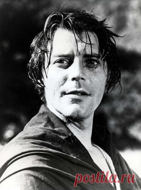 Жерар Филип (Gérard Philipe)
- 4 декабря, 1922 • 25 ноября 1959