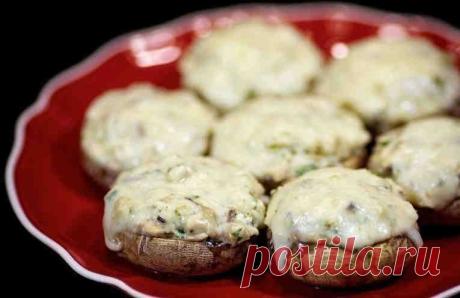 Отличная закуска! Фаршированные шампиньоны с курицей и сыром!