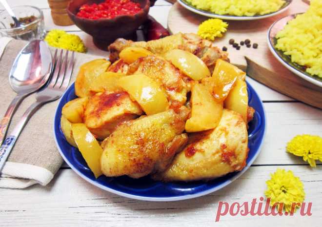 Курица с яблоками Курица с яблоками - легко и быстро приготовить прямо на сковороде. Кисло-сладкие яблоки и аджика прекрасно дополняют нежное куриное мясо, придавая ему интересный пикантный вкус. Для этого блюда потребуются несложные продукты. Но благодаря привлекательному внешнему виду и оригинальному вкусу оно может подойти не только для повседневного, а и для праздничного стола. 

По рецепту здесь используется аджика, она должна быть не слишком острая, а лучше вообще бе...