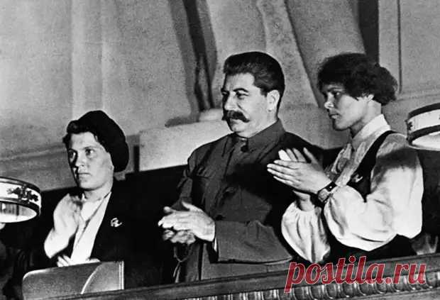 Как Паша Ангелина стала первой женщиной-трактористкой страны и обогнала всех мужчин