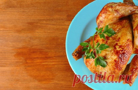 Она положила несколько шариков фольги и курицу в кастрюлю… Получилось вкуснейшее блюдо! | Четыре вкуса