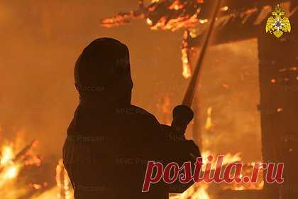 Четыре человека пострадали при взрыве газа в российском жилом доме. В результате взрыва газового баллона в Смоленской области пострадали четыре человека: двое мужчин и две женщины. Инцидент произошел поздним вечером 9 ноября в городе Сафоново на улице Кирпичный Городок. В доме взорвался газовый баллон, который стоял рядом с нагревательным прибором.
