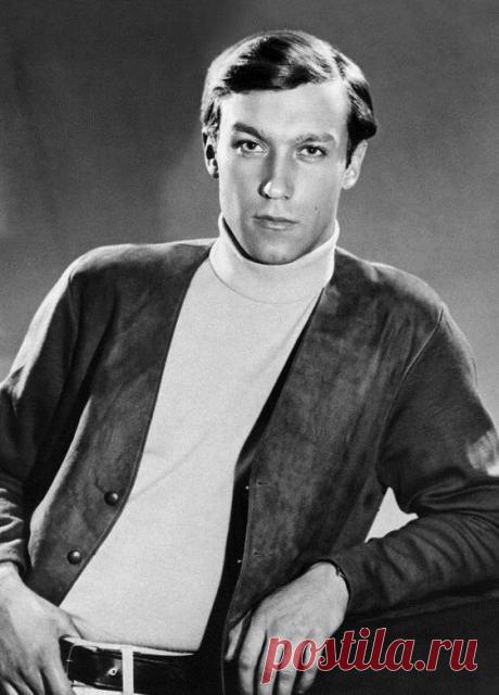 Воланда мог сыграть серьезно только один актер - Олег Янковский. | ФильмоГраф + | Яндекс Дзен