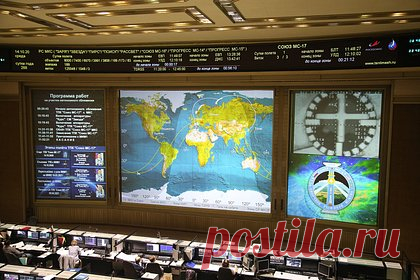 «Роскосмос» создаст спутники «Грифон» для мониторинга Земли. Госкорпорация «Роскосмос» приступила к созданию группировки малых спутников «Грифон», которая позволит вести мониторинг поверхности Земли, сообщил гендиректор госкорпорации Юрий Борисов. В группировку войдет 136 аппаратов. Также система будет предусматривать широкую наземную сеть приема и обработки информации.